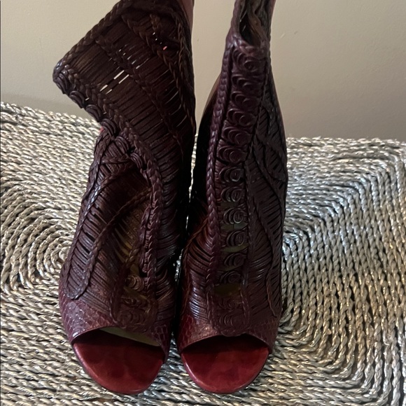 Elegant Jimmy Choo Brown Women's Shoes - Picture 1 of 9